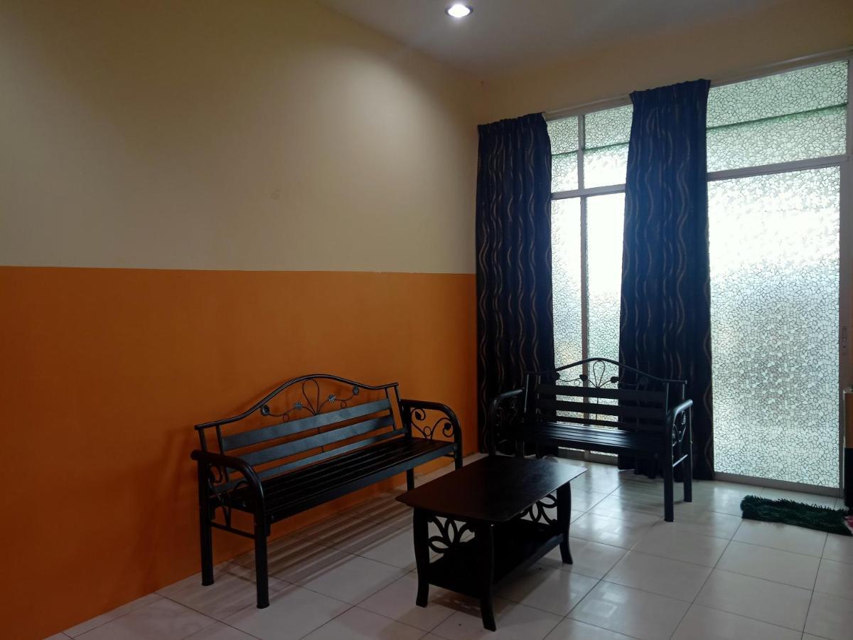 Idaman 2 With 3 And 2 Bathroom Private House Not Sharing With Private Parking Free Wifi Bukit Kayu Hitam