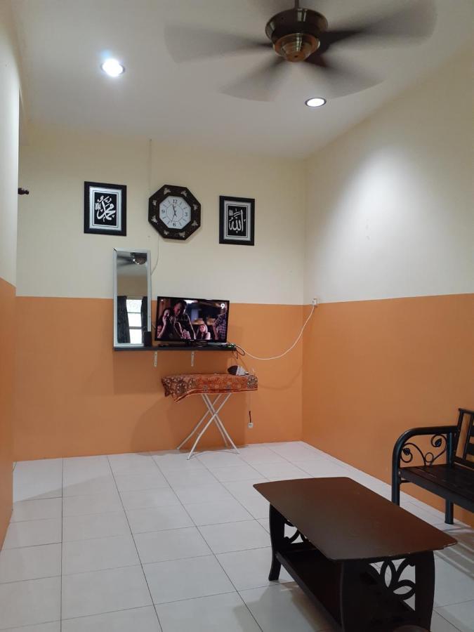 Idaman 2 With 3 And 2 Bathroom Private House Not Sharing With Private Parking Free Wifi