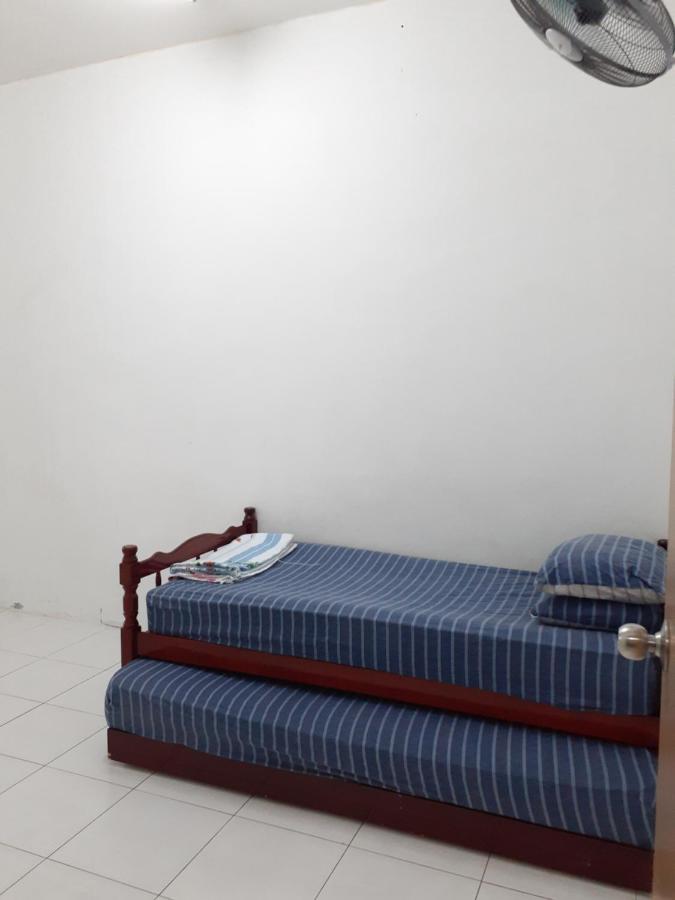 Idaman 2 With 3 And 2 Bathroom Private House Not Sharing With Private Parking Free Wifi *