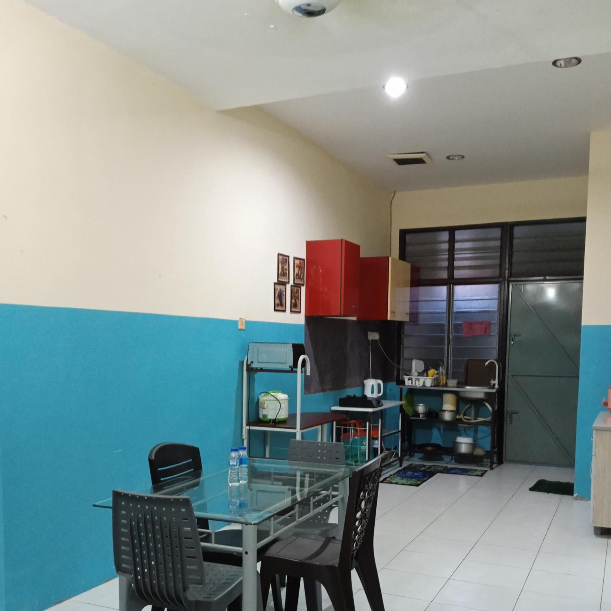 Idaman 2 With 3 And 2 Bathroom Private House Not Sharing With Private Parking Free Wifi Holiday home