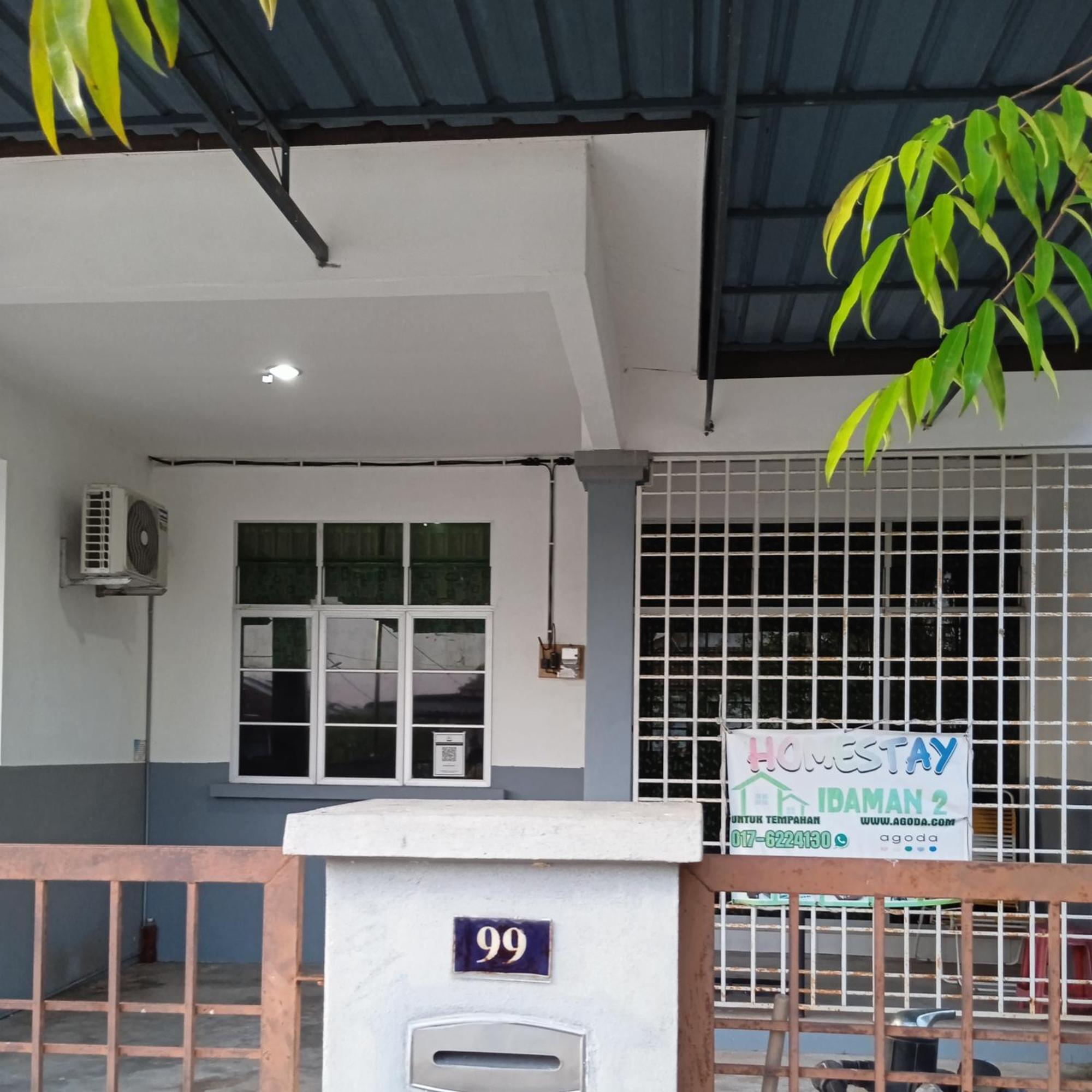 Holiday home Idaman 2 With 3 And 2 Bathroom Private House Not Sharing With Private Parking Free Wifi Bukit Kayu Hitam